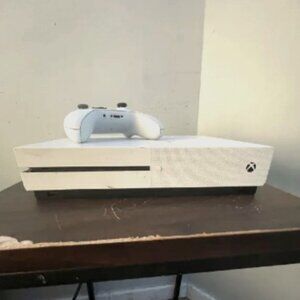 XBOX One S 1681 500GB
